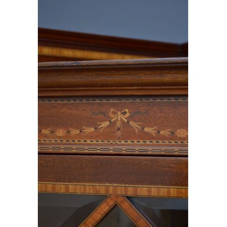 Premium! Zwei edwardianische Mahagoni Inlaid Eckvitrinen