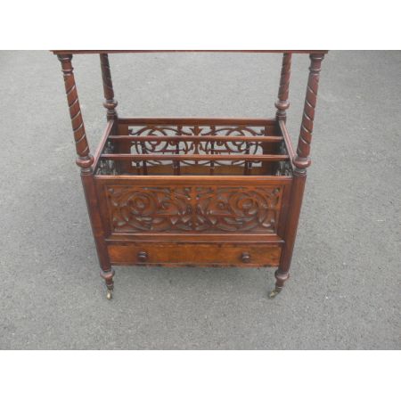 Antiker Zeitungsständer aus massivem Walnussholz