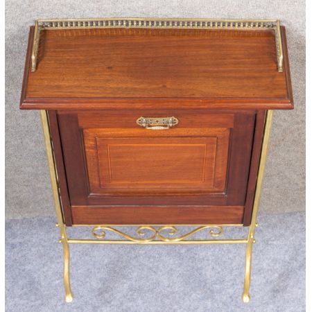 Antiker Zeitungsständer im Kunsthandwerkstil aus Messing und Mahagoni