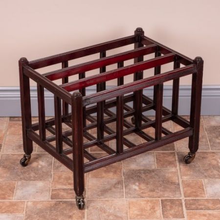 Antiker Zeitungsständer im Kunsthandwerks Stil