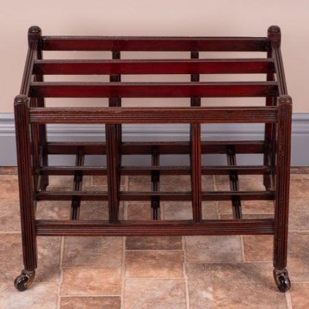 Antiker Zeitungsständer im Kunsthandwerks Stil