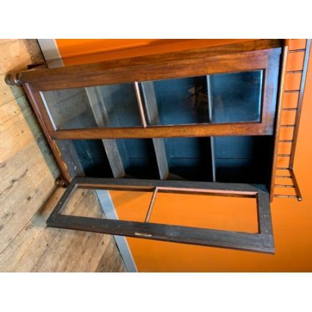 Antiker glasierter Bücherschrank aus Mahagoni mit Galerieoberseite