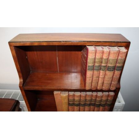 Antikes schmales offenes Bücherregal aus massivem Mahagoni