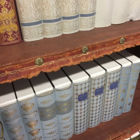 Antiker freistehender, verglaster Bücherschrank aus massiver Eiche im Kunsthandwerk Stil