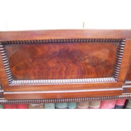 Antikes Wasserfall Bücherregal aus Mahagoni aus der Zeit  William IV