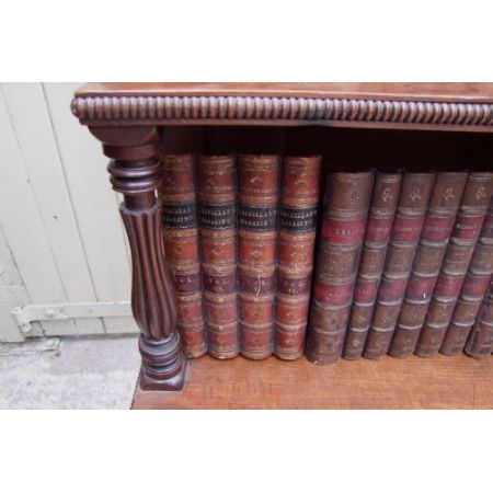 Antikes Wasserfall Bücherregal aus Mahagoni aus der Zeit  William IV