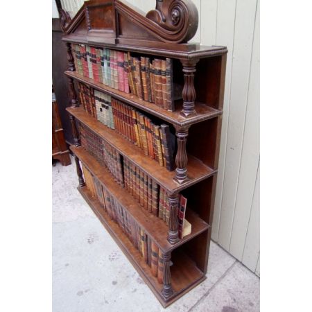 Antikes Wasserfall Bücherregal aus Mahagoni aus der Zeit  William IV