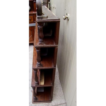 Antikes Wasserfall Bücherregal aus Mahagoni aus der Zeit  William IV