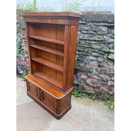 Antikes kleines Mahagoni-Bücherregal auf Zwergsockel aus dem 19. Jahrhundert