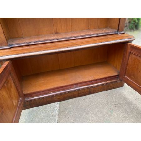 Antikes kleines Mahagoni-Bücherregal auf Zwergsockel aus dem 19. Jahrhundert