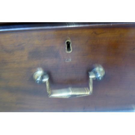 Antiker Bücherschrank aus der englischen Sheraton-Zeit