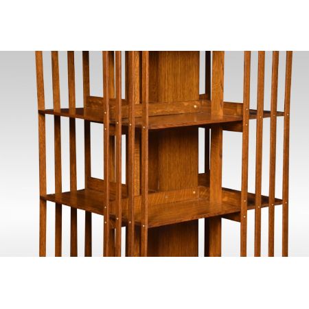 Antikes dreistufiges drehbares Bücherregal aus Eichenholz