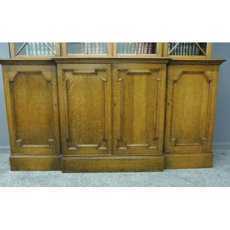 Antiker Bücherschrank aus goldener Eiche