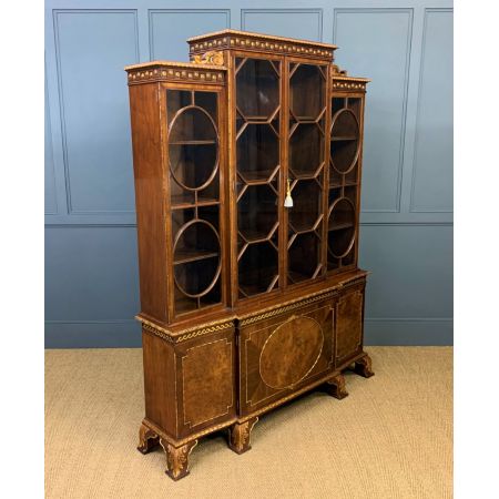 Antiker Breakfront Walnuss Bücherschrank von Waring und Gillow