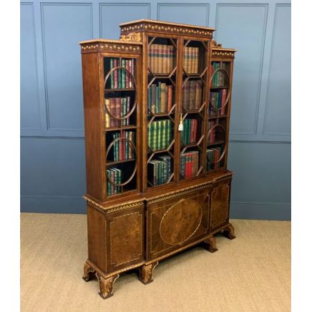 Antiker Breakfront Walnuss Bücherschrank von Waring und Gillow