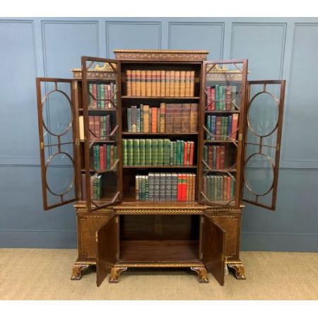 Antiker Breakfront Walnuss Bücherschrank von Waring und Gillow