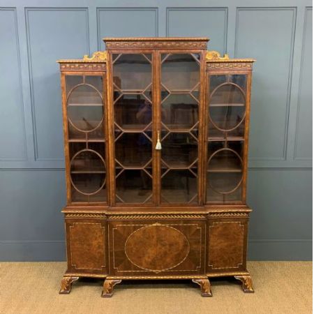 Antiker Breakfront Walnuss Bücherschrank von Waring und Gillow