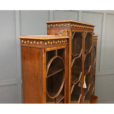 Antiker Breakfront Walnuss Bücherschrank von Waring und Gillow