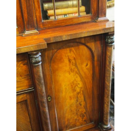 Antiker Breakfront Mahagoni Bücherschrank / Sekretär aus der William IV Zeit