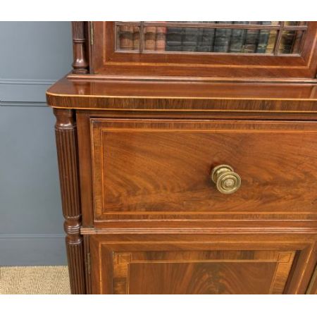 Antiker Inlaid Mahagoni Bücherschrank aus der George IV Epoche