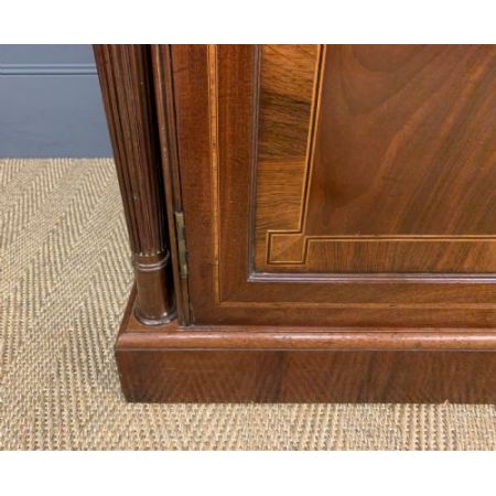 Antiker Inlaid Mahagoni Bücherschrank aus der George IV Epoche