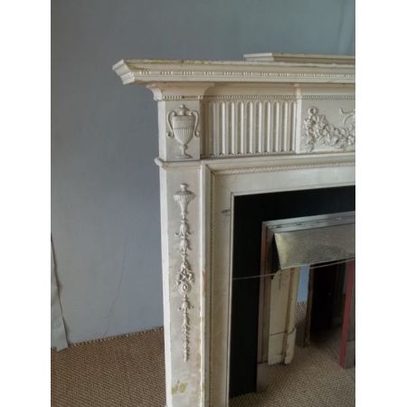 Ein seltenes Paar antiker Weichholz Kaminumrandungen im Regency Stil aus dem 19. Jahrhundert 