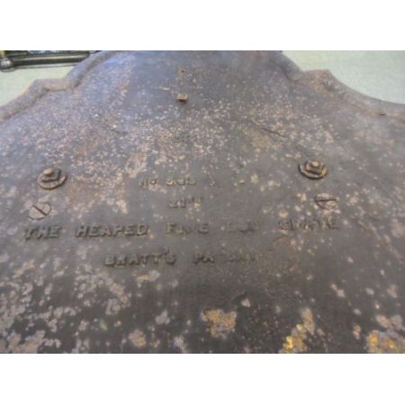 Antiker gusseisener Kamineinsatz