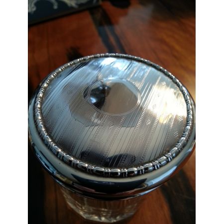 Antikes Birmingham geschliffenes Glas mit massivem Silberdeckel um 1910