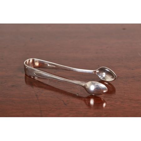 Dreiteiliges, versilbertes Teeservice mit Zuckerzange, antik 19. Jahrhundert