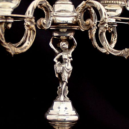 Antiker, versilberter Kerzenhalter