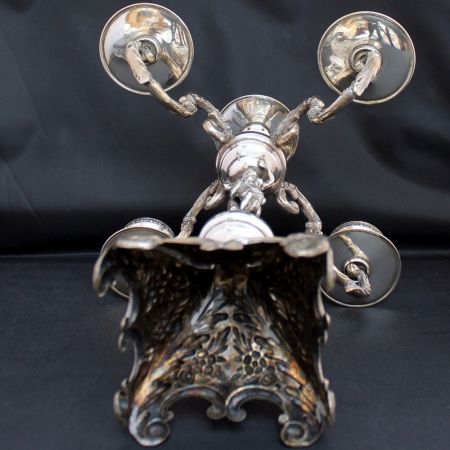 Antiker, versilberter Kerzenhalter