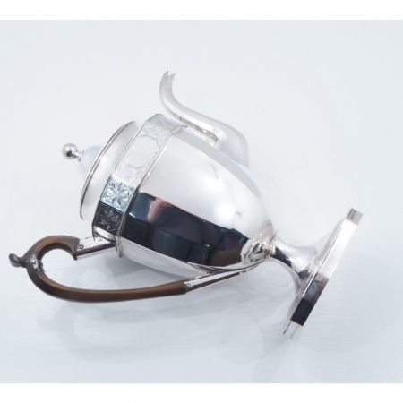 Große antike georgische versilberte Kaffekanne