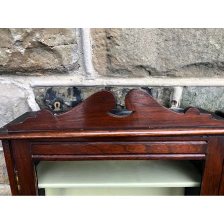 Paar antiker Mahagoni Vitrinen