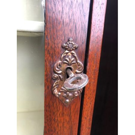 Paar antiker Mahagoni Vitrinen