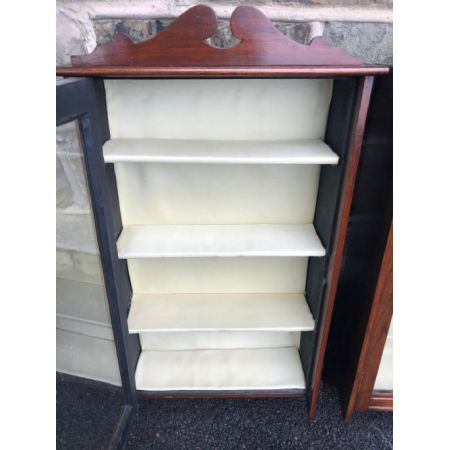 Paar antiker Mahagoni Vitrinen