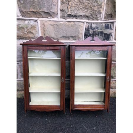 Paar antiker Mahagoni Vitrinen