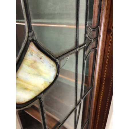 Antike glasierte Mahagoni Vitrine im Kunsthandwerkstil 