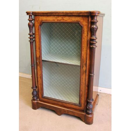 Antike viktorianische Grat-Walnuss-Vitrine von ca 1870