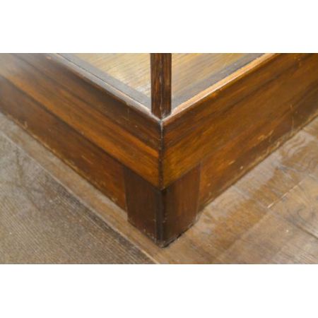 Antike Eichenholz Vitrine aus den 1920er Jahren