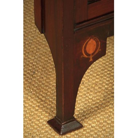 Antike Eckvitrine im Jugendstil von ca 1900