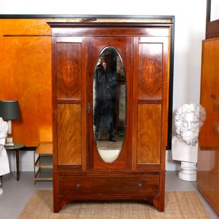 Antiker edwardianischer Kleiderschrank aus massivem Mahagoni 