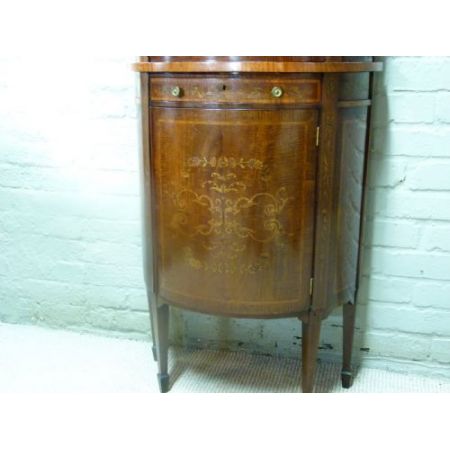 Antike, schmale Vitrine aus Mahagoni Massivholz mit Satinwood Intarsien 1900