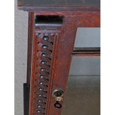 Antike Vitrine aus Eiche Massivholz 1910