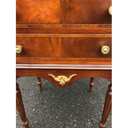 Antiker edwardian Nachttisch aus Mahagoni Massivholz 