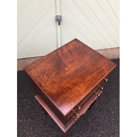 Antiker edwardian Nachttisch aus Mahagoni Massivholz 