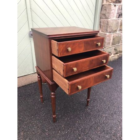 Antiker edwardian Nachttisch aus Mahagoni Massivholz 