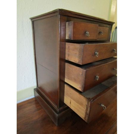 Antike Kommode aus Nussbaumholz Massivholz 1900