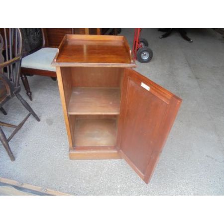 Antiker Nachttisch von Howard and Son