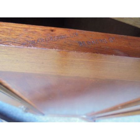 Antiker Nachttisch von Howard and Son