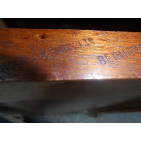 Antiker Nachttisch von Howard and Son